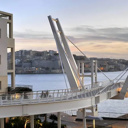 Scenic Luxury Townhouse Valletta