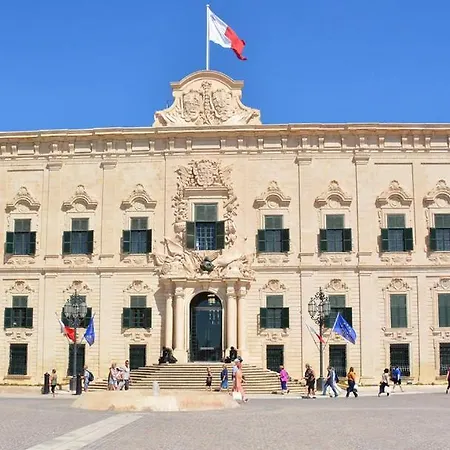 Scenic Luxury Townhouse * Valletta