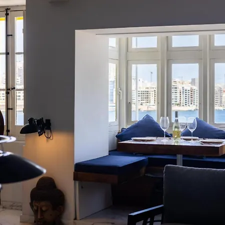 Scenic Luxury Townhouse * Valletta