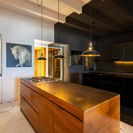 Scenic Luxury Townhouse Valletta