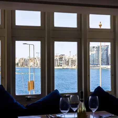 Scenic Luxury Townhouse *