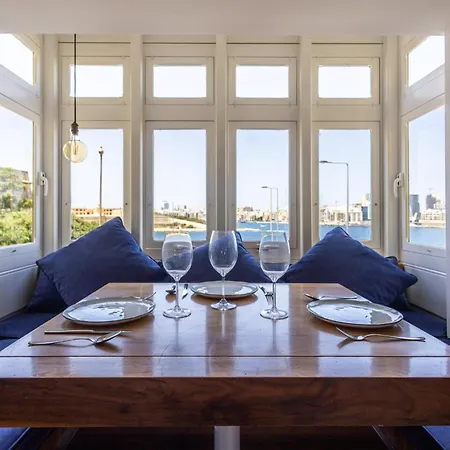 Scenic Luxury Townhouse *