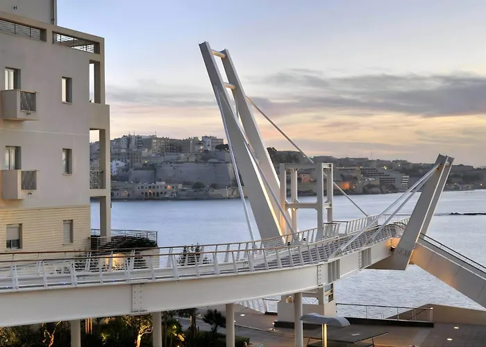 Scenic Luxury Townhouse Valletta