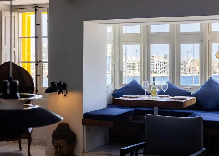 Scenic Luxury Townhouse * Valletta