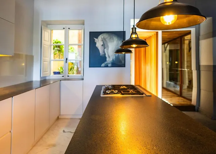 Scenic Luxury Townhouse *