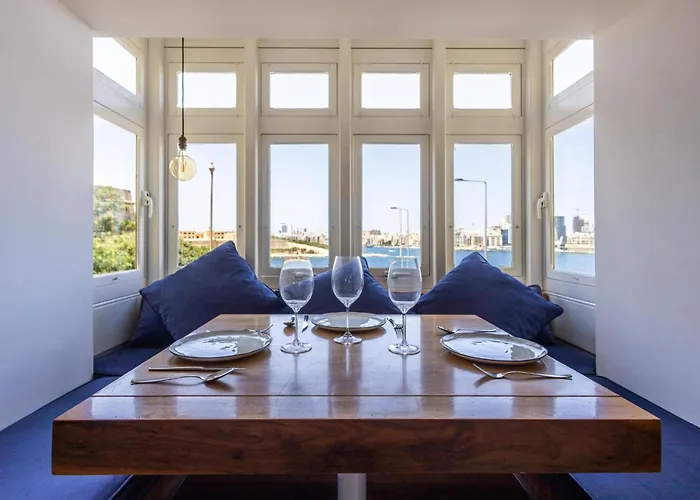 Scenic Luxury Townhouse *